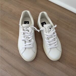 Veja Esplar Women's Cream Sneakers